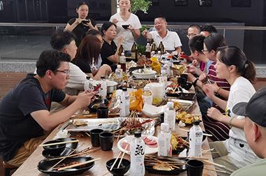 公司同事家庭聚餐