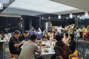 公司员工团建聚餐